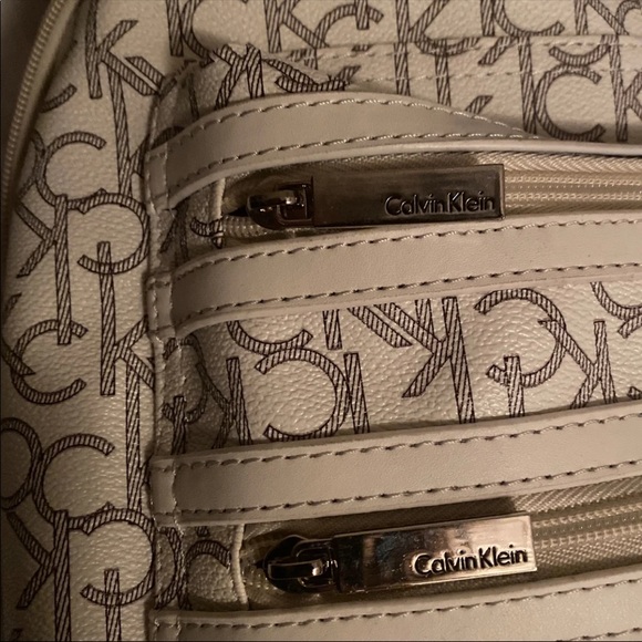 NWT Calvin Klein Medium Backpack - Picture 6 of 7